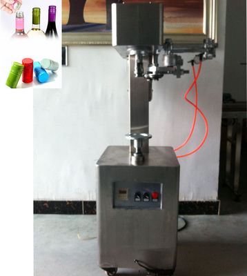 SGS SS304 Wine Bottle Screw Capping Machine Oral Liquid For Bottle Caps 1.5KW